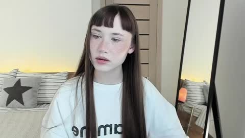 Snapshot of stella_sunny chatting on April 8, 8:14 am stella_sunny online show from April 8, 8:14 am