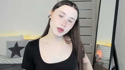 Snapshot of stella_sunny chatting on April 24, 9:06 pm stella_sunny online show from April 24, 9:06 pm