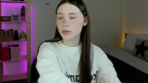 Snapshot of stella_sunny chatting on April 28, 11:54 pm stella_sunny online show from April 28, 11:54 pm