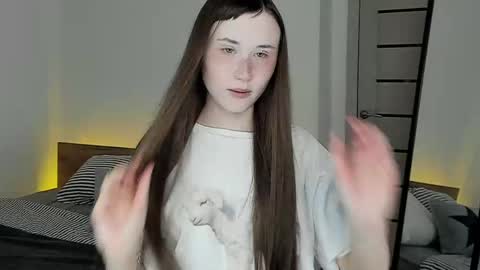 Snapshot of stella_sunny chatting on May 9, 9:31 pm stella_sunny online show from May 9, 9:31 pm