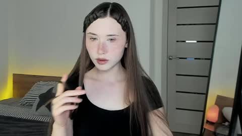 Snapshot of stella_sunny chatting on May 12, 11:35 pm stella_sunny online show from May 12, 11:35 pm