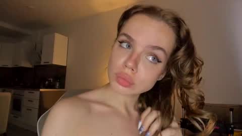 Asella online show from October 8, 9:40 am