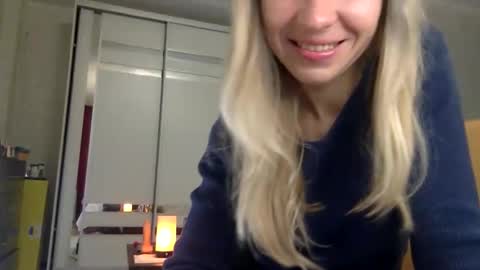 stella_walters online show from October 29, 9:49 pm