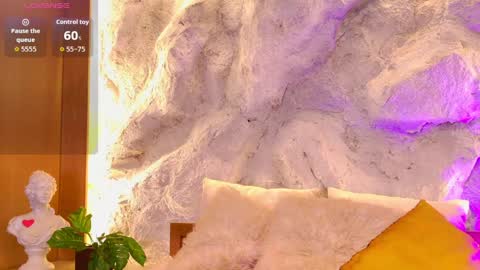 S T E L L A online show from March 30, 10:11 pm