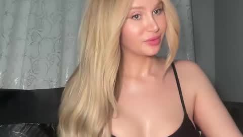 Snapshot of stellacummings chatting on March 15, 4:51 am Stella Bella online show from March 15, 4:51 am