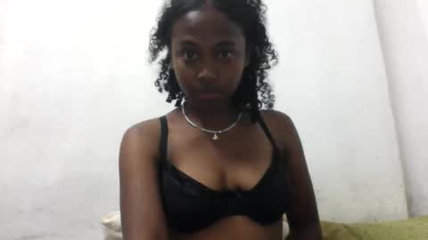 Snapshot of stellahjounett chatting on May 9, 7:19 pm StellahJounett online show from May 9, 7:19 pm