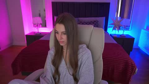 Snapshot of stellahoneywell chatting on April 4, 6:00 am stellahoneywell online show from April 4, 6:00 am