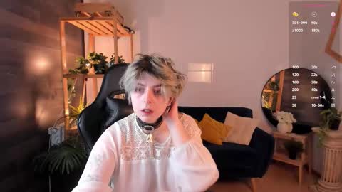 Snapshot of stellamoore_ chatting on February 8, 6:28 am stellamoore_ online show from February 8, 6:28 am