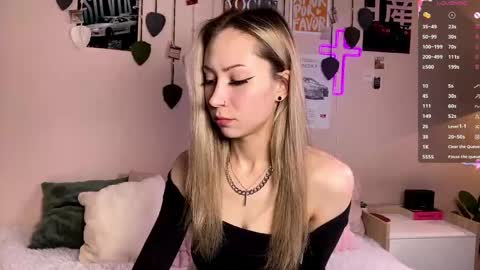 Alexia online show from May 17, 3:15 am