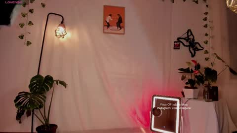 Snapshot of stellart_ chatting on February 14, 2:28 am stellart_ online show from February 14, 2:28 am