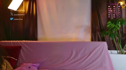 stellart_ online show from May 8, 9:20 pm