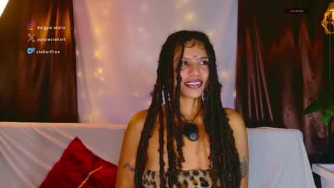 stellart_ online show from May 20, 2:18 am