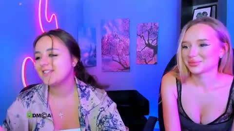 stellasun_ online show from June 30, 2:07 pm