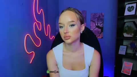 stellasun_ online show from July 1, 1:24 pm