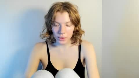 Snapshot of stellaswen chatting on November 14, 9:41 am S T E L L A online show from November 14, 9:41 am