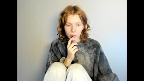 Snapshot of stellaswen chatting on November 25, 8:14 am S T E L L A online show from November 25, 8:14 am