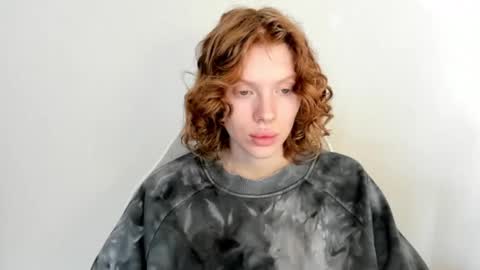 Snapshot of stellaswen chatting on December 16, 8:08 am S T E L L A online show from December 16, 8:08 am