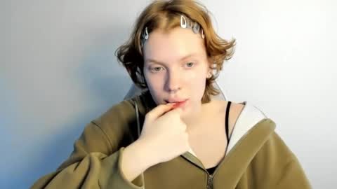 Snapshot of stellaswen chatting on January 13, 10:31 am S T E L L A online show from January 13, 10:31 am