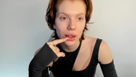 Snapshot of stellaswen chatting on January 16, 10:08 am S T E L L A online show from January 16, 10:08 am