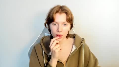 Snapshot of stellaswen chatting on February 3, 7:57 am S T E L L A online show from February 3, 7:57 am