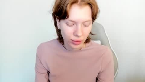 Snapshot of stellaswen chatting on February 4, 8:09 am S T E L L A online show from February 4, 8:09 am