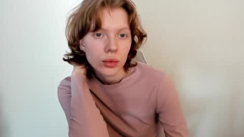 Snapshot of stellaswen chatting on February 18, 9:05 am S T E L L A online show from February 18, 9:05 am