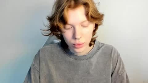 Snapshot of stellaswen chatting on March 4, 8:09 am S T E L L A online show from March 4, 8:09 am