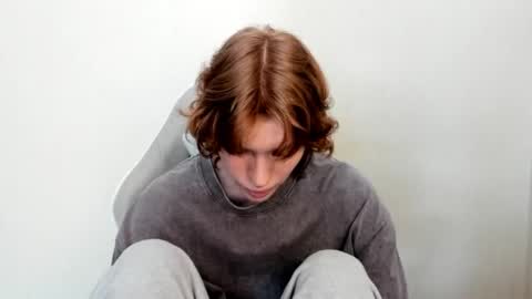 Snapshot of stellaswen chatting on March 7, 8:55 am S T E L L A online show from March 7, 8:55 am