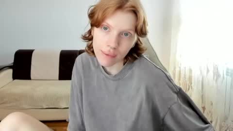 Snapshot of stellaswen chatting on April 1, 10:38 am S T E L L A online show from April 1, 10:38 am