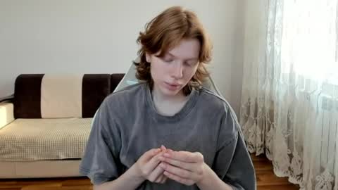 Snapshot of stellaswen chatting on April 1, 1:41 pm S T E L L A online show from April 1, 1:41 pm