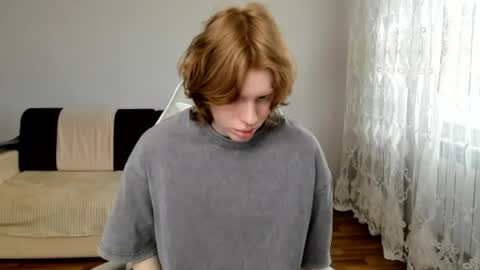 Snapshot of stellaswen chatting on April 5, 9:06 am S T E L L A online show from April 5, 9:06 am