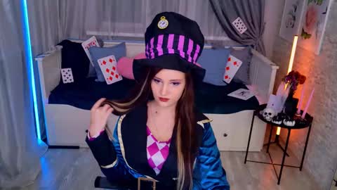 Stella online show from October 31, 4:52 pm