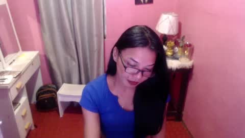 Snapshot of stellaxtemptationx chatting on December 5, 3:39 pm Stella sweet online show from December 5, 3:39 pm