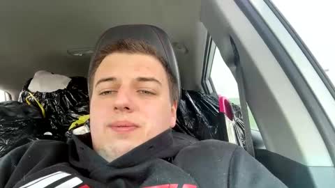 Snapshot of stepbro18 chatting on February 20, 7:30 pm Honestly Im a slut I have a high sex drive and I love talking to people off this platform  online show from February 20, 7:30 pm