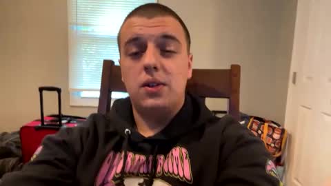 Snapshot of stepbro18 chatting on September 23, 4:10 pm Honestly Im a slut I have a high sex drive and I love talking to people off this platform  online show from September 23, 4:10 pm