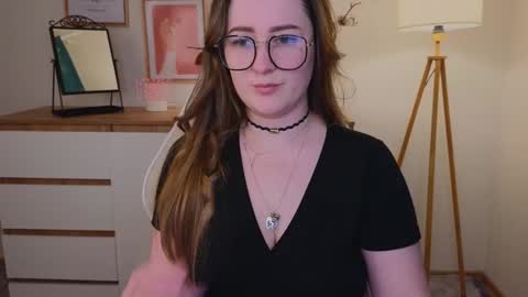 Emma online show from December 6, 9:57 pm