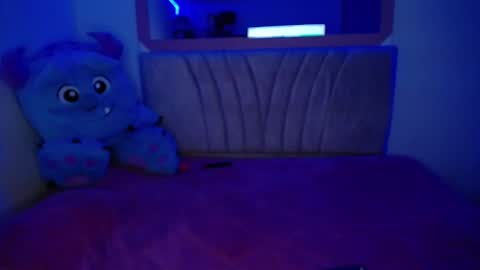 Emma online show from February 4, 10:24 pm