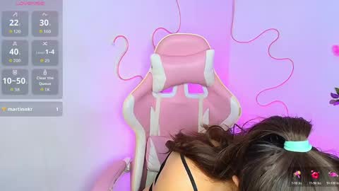 Snapshot of stepha_sweet chatting on April 25, 11:02 pm Emma online show from April 25, 11:02 pm