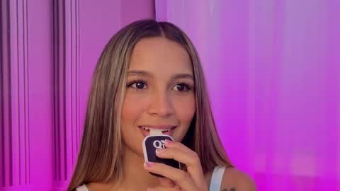 Snapshot of stephani_sweet chatting on June 3, 9:53 pm Stefff online show from June 3, 9:53 pm