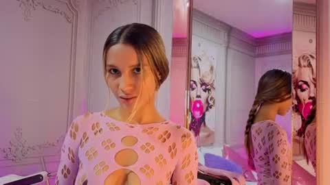 Snapshot of stephani_sweet chatting on June 14, 10:45 pm Stefff online show from June 14, 10:45 pm