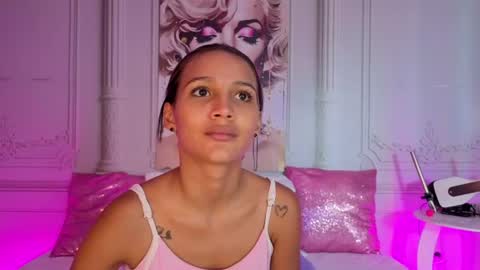 Snapshot of stephani_sweet chatting on June 19, 10:02 pm Stefff online show from June 19, 10:02 pm