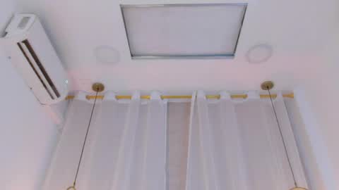 Snapshot of stephania_aguirre_ chatting on June 1, 12:07 pm Stephania online show from June 1, 12:07 pm