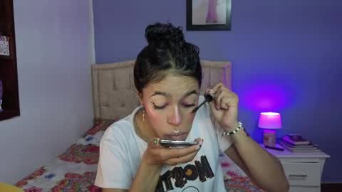 Stephania online show from May 8, 3:17 pm