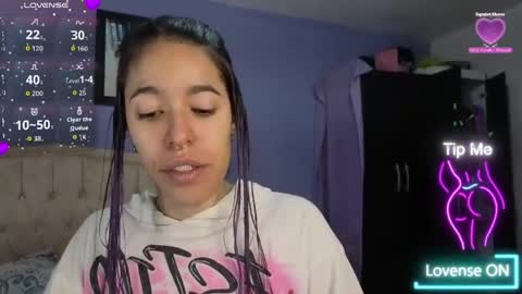 Stephania online show from May 22, 5:18 pm