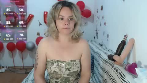 Snapshot of stephaniewild chatting on April 7, 9:54 am Stephanie online show from April 7, 9:54 am