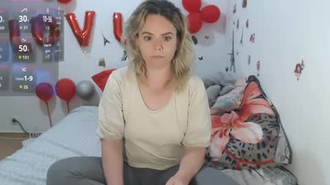 Snapshot of stephaniewild chatting on May 13, 10:23 am Stephanie online show from May 13, 10:23 am