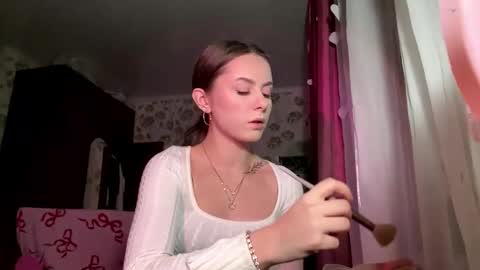 Stephani online show from March 12, 3:18 pm