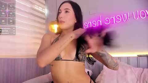 Snapshot of stephany__monroe chatting on April 20, 4:43 pm Stephany online show from April 20, 4:43 pm