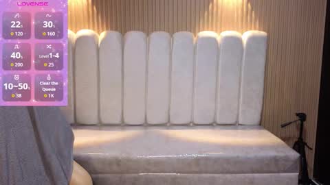 stephany_rodriguez_ online show from December 3, 12:25 pm