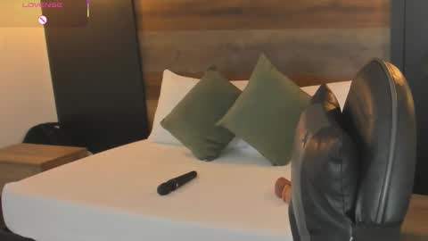 S T E P H A N Y A online show from March 19, 7:40 pm